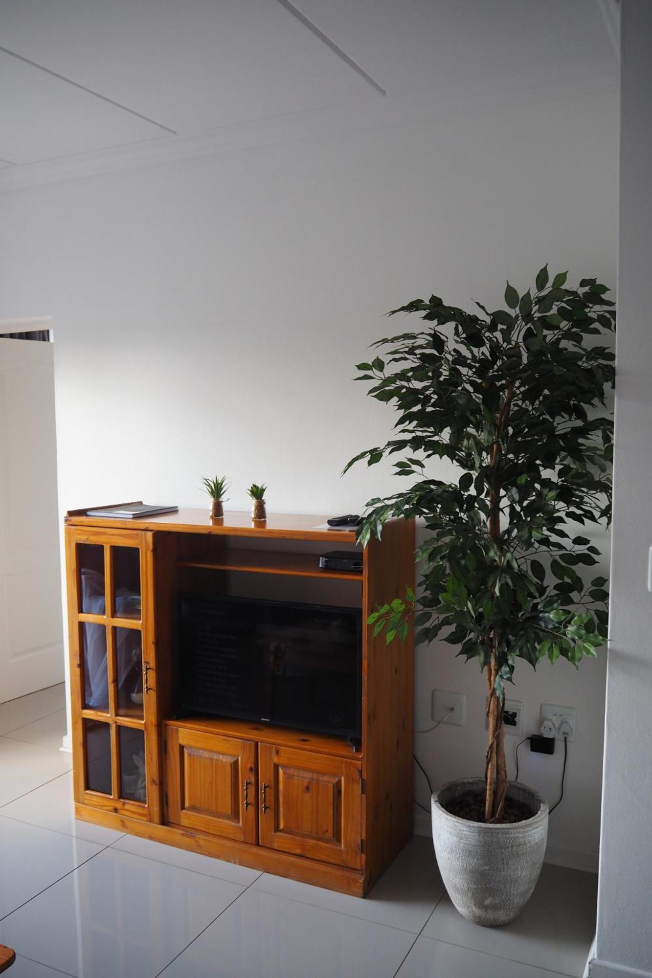 Or Tambo Self Catering Apartments, The Willows Boksburg Esterno foto