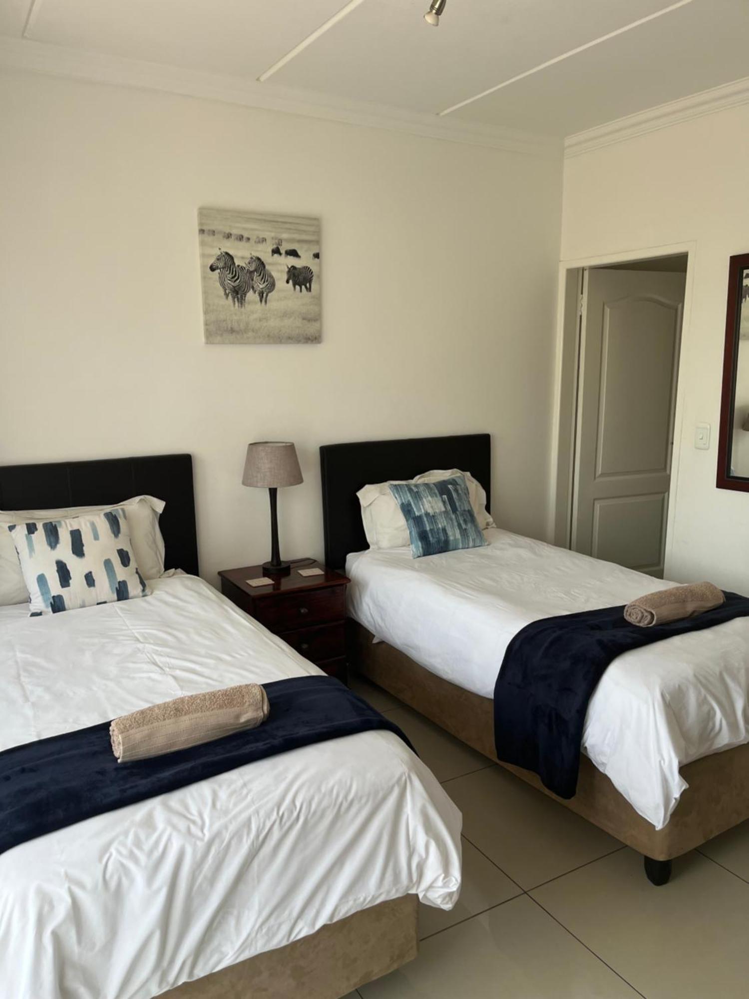 Or Tambo Self Catering Apartments, The Willows Boksburg Esterno foto