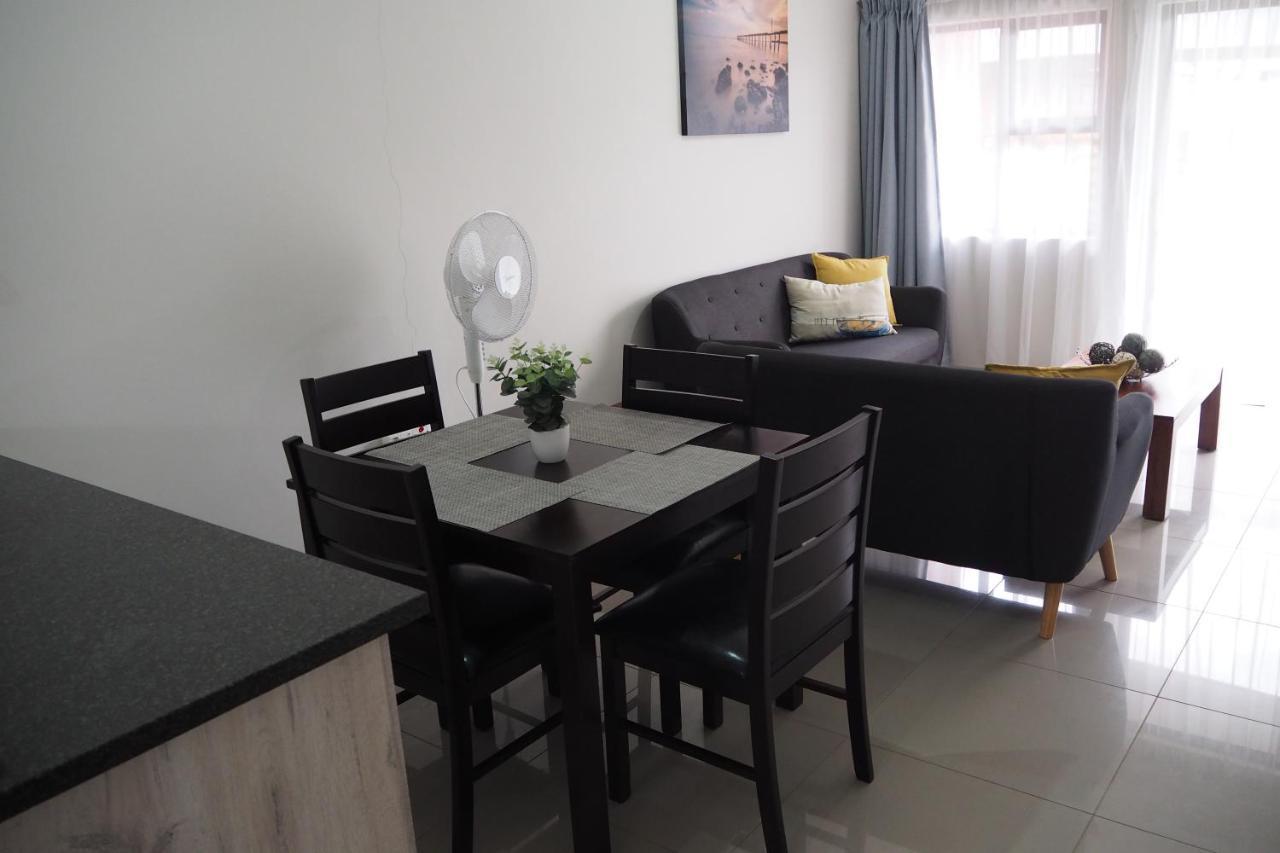 Or Tambo Self Catering Apartments, The Willows Boksburg Esterno foto