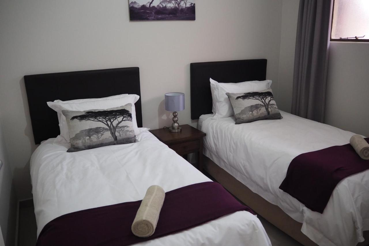 Or Tambo Self Catering Apartments, The Willows Boksburg Esterno foto