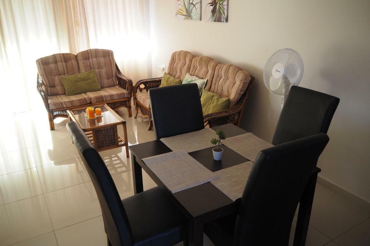 Or Tambo Self Catering Apartments, The Willows Boksburg Esterno foto