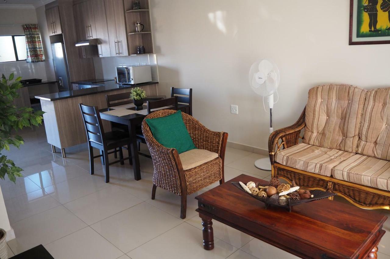 Or Tambo Self Catering Apartments, The Willows Boksburg Esterno foto